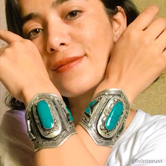 Single  Turquoise Cuff Bracelet, Vintage Cuff Bracelet, Boho Cuff, Turquoise - Picture 2 of 8